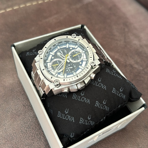 Bulova Precisionist Watch - Picture 8 of 9